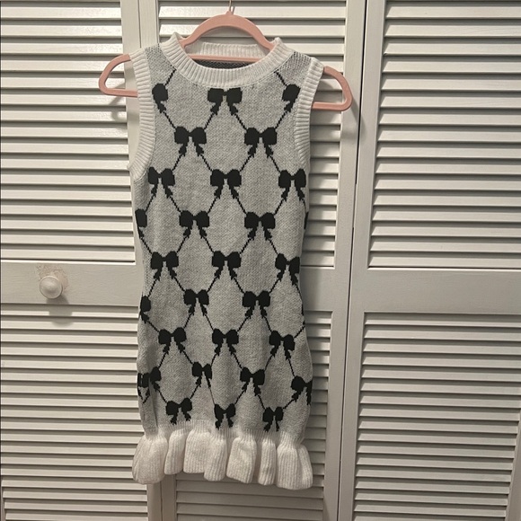 Vintage Fashion Knits Tied-Bow Dress Dresses & Skirts - #1660** Sleeveless Bow Pattern Knit Dress in White and Black